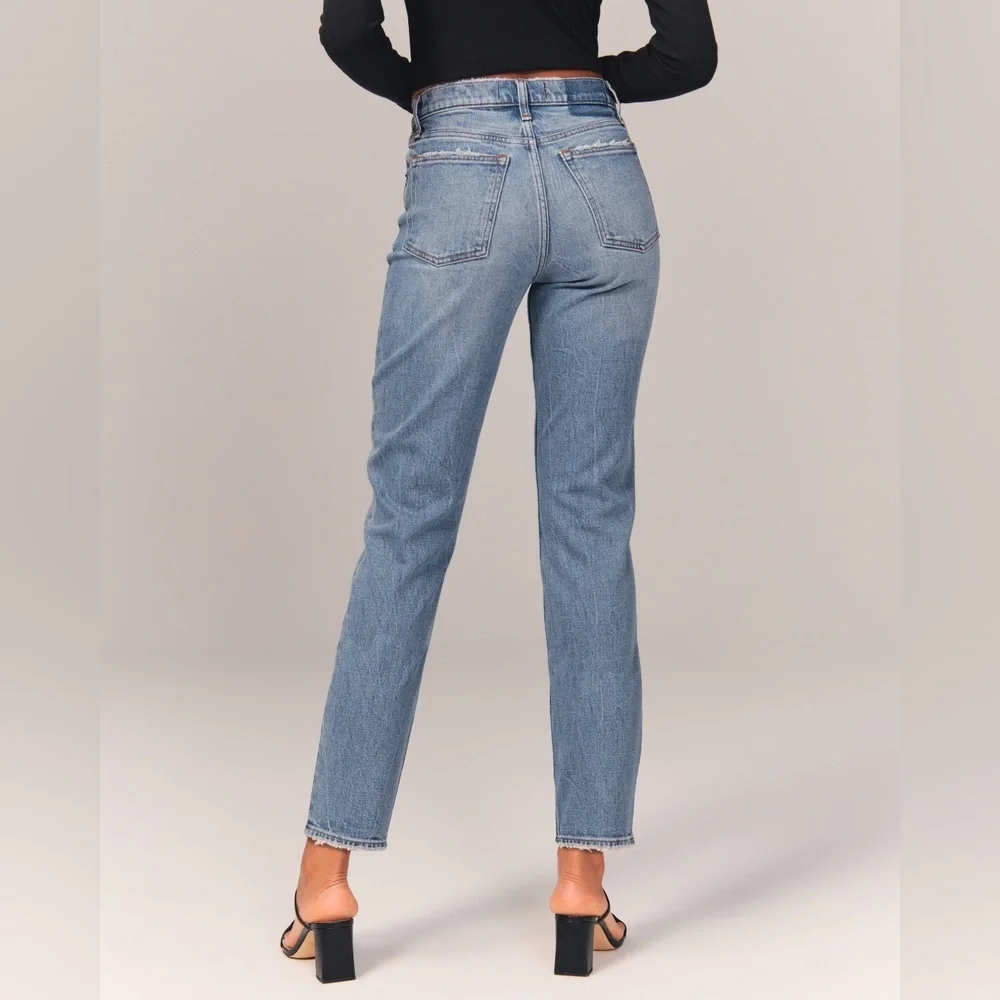 Abercrombie & Fitch The Mom Jeans High Rise 37‎ x 24